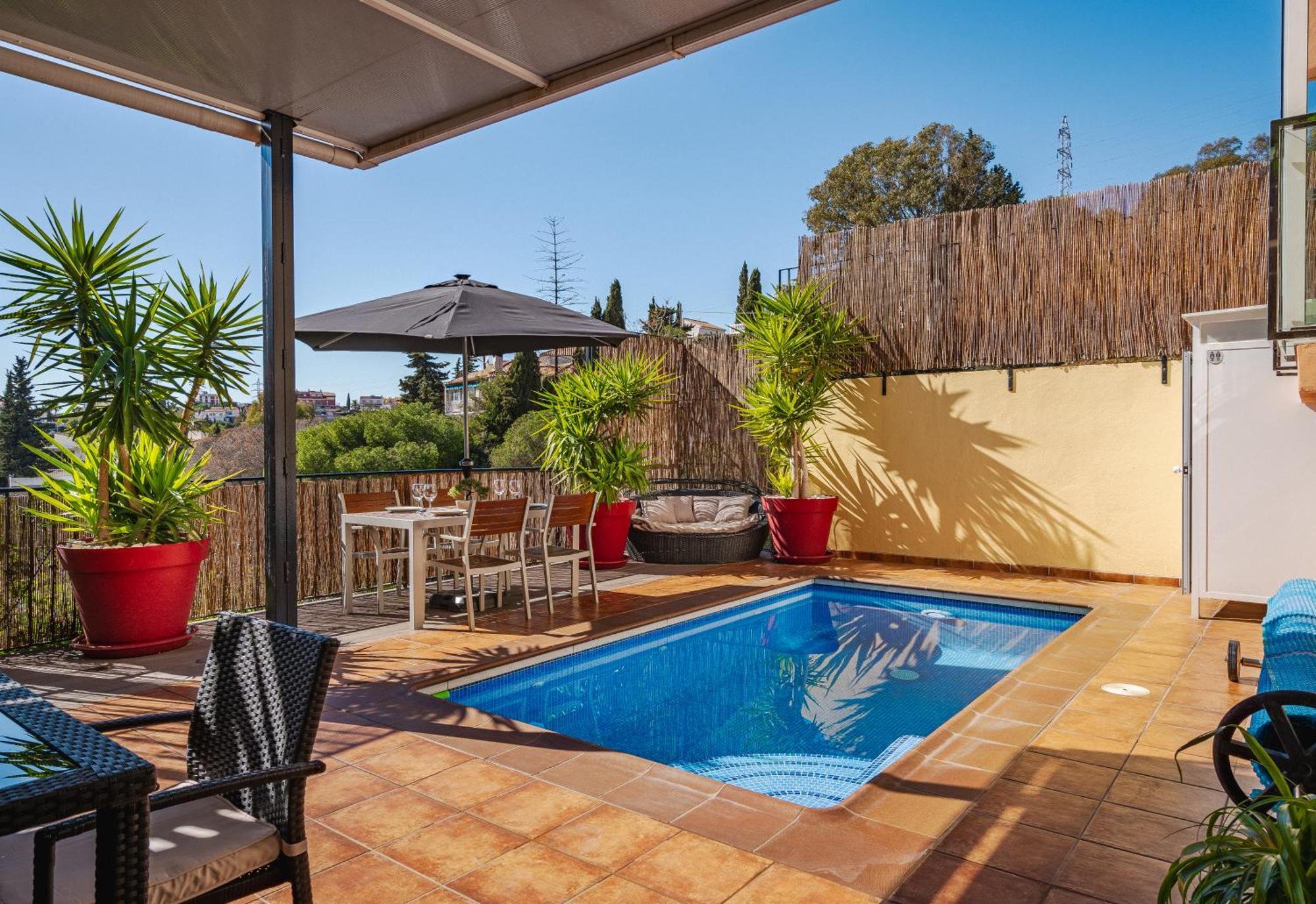 Private Luxurious Hillside Villa With Pool & Sea Views For 8 To 10 Ppl Фуэнхирола Экстерьер фото