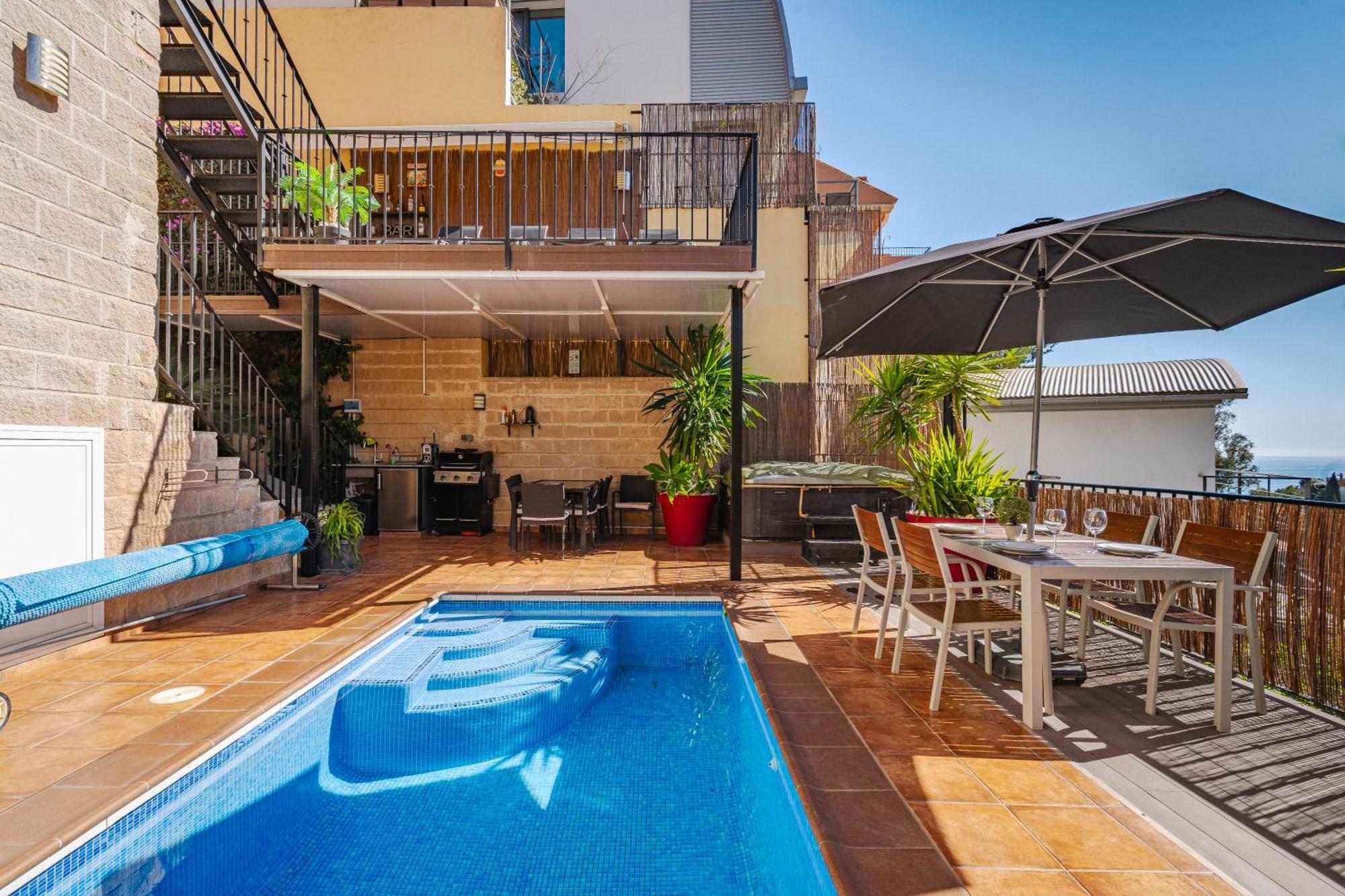 Private Luxurious Hillside Villa With Pool & Sea Views For 8 To 10 Ppl Фуэнхирола Экстерьер фото