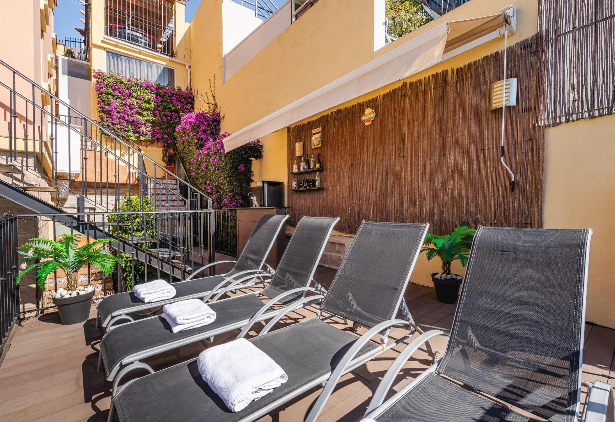 Private Luxurious Hillside Villa With Pool & Sea Views For 8 To 10 Ppl Фуэнхирола Экстерьер фото