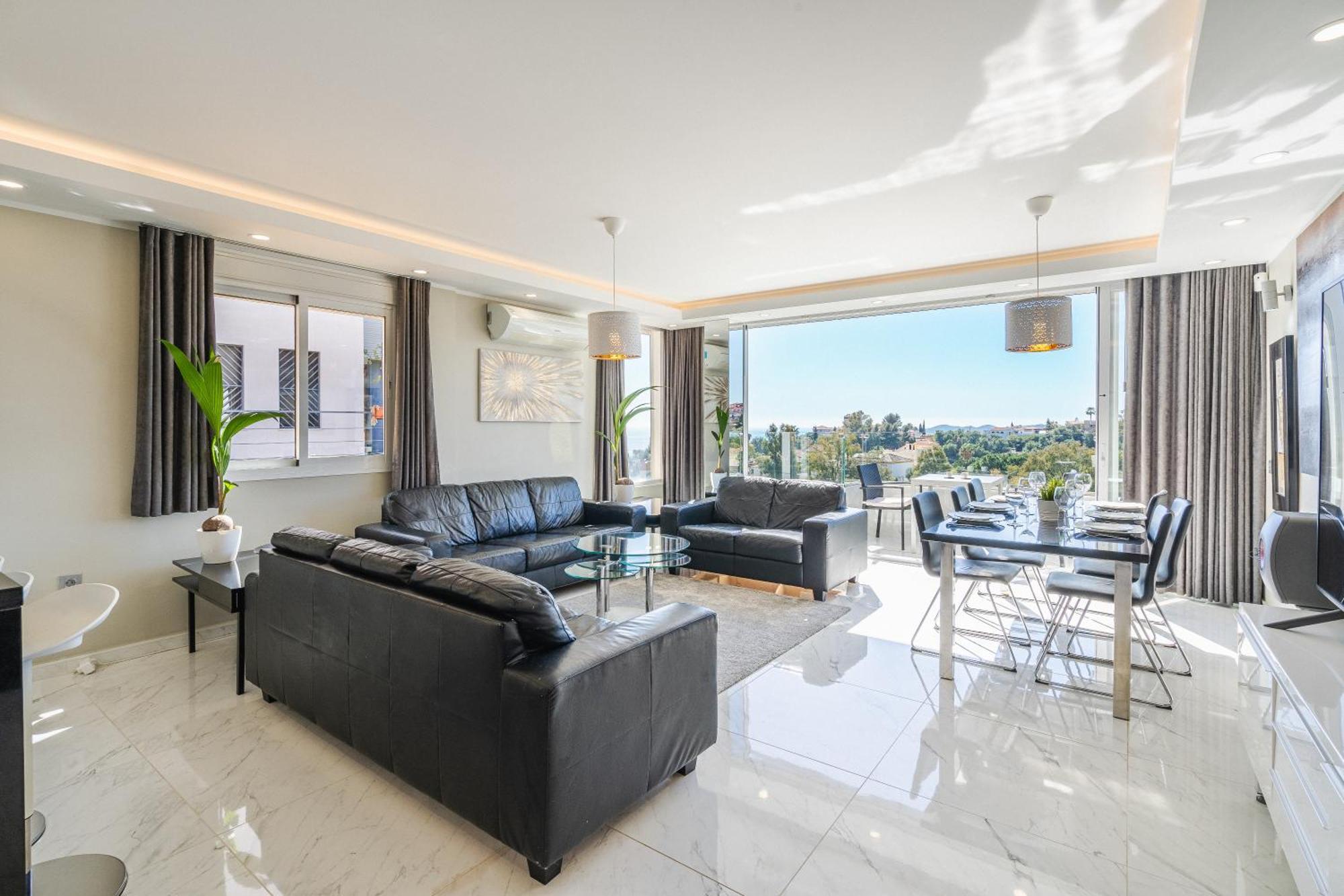 Private Luxurious Hillside Villa With Pool & Sea Views For 8 To 10 Ppl Фуэнхирола Экстерьер фото