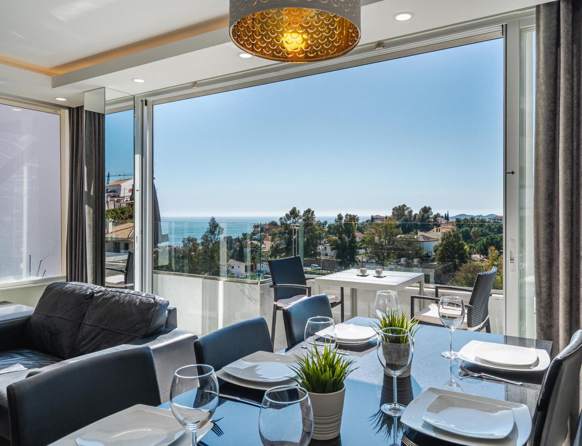 Private Luxurious Hillside Villa With Pool & Sea Views For 8 To 10 Ppl Фуэнхирола Экстерьер фото
