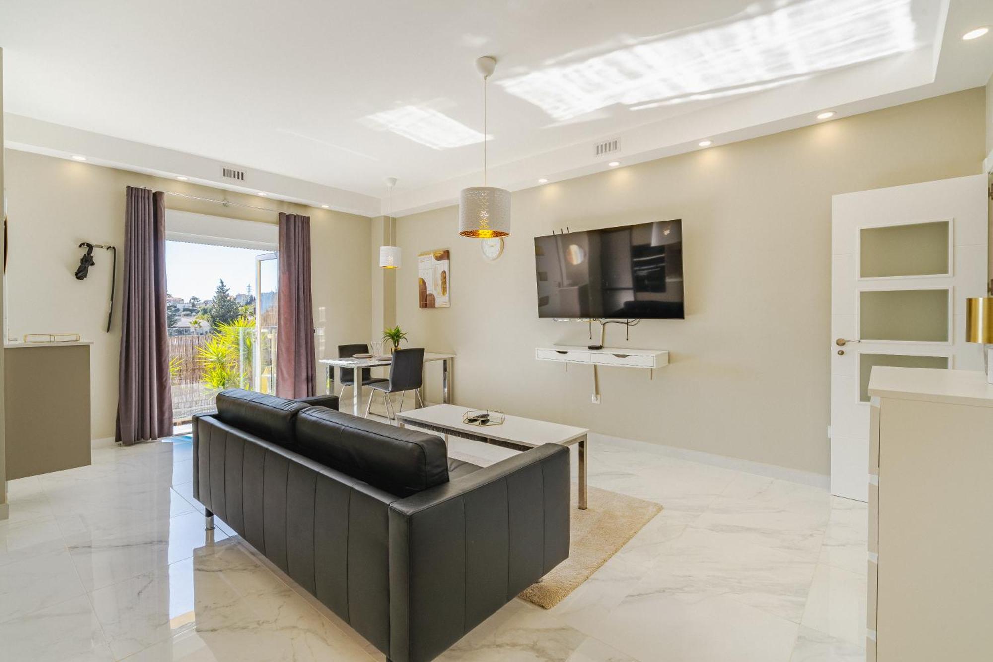 Private Luxurious Hillside Villa With Pool & Sea Views For 8 To 10 Ppl Фуэнхирола Экстерьер фото