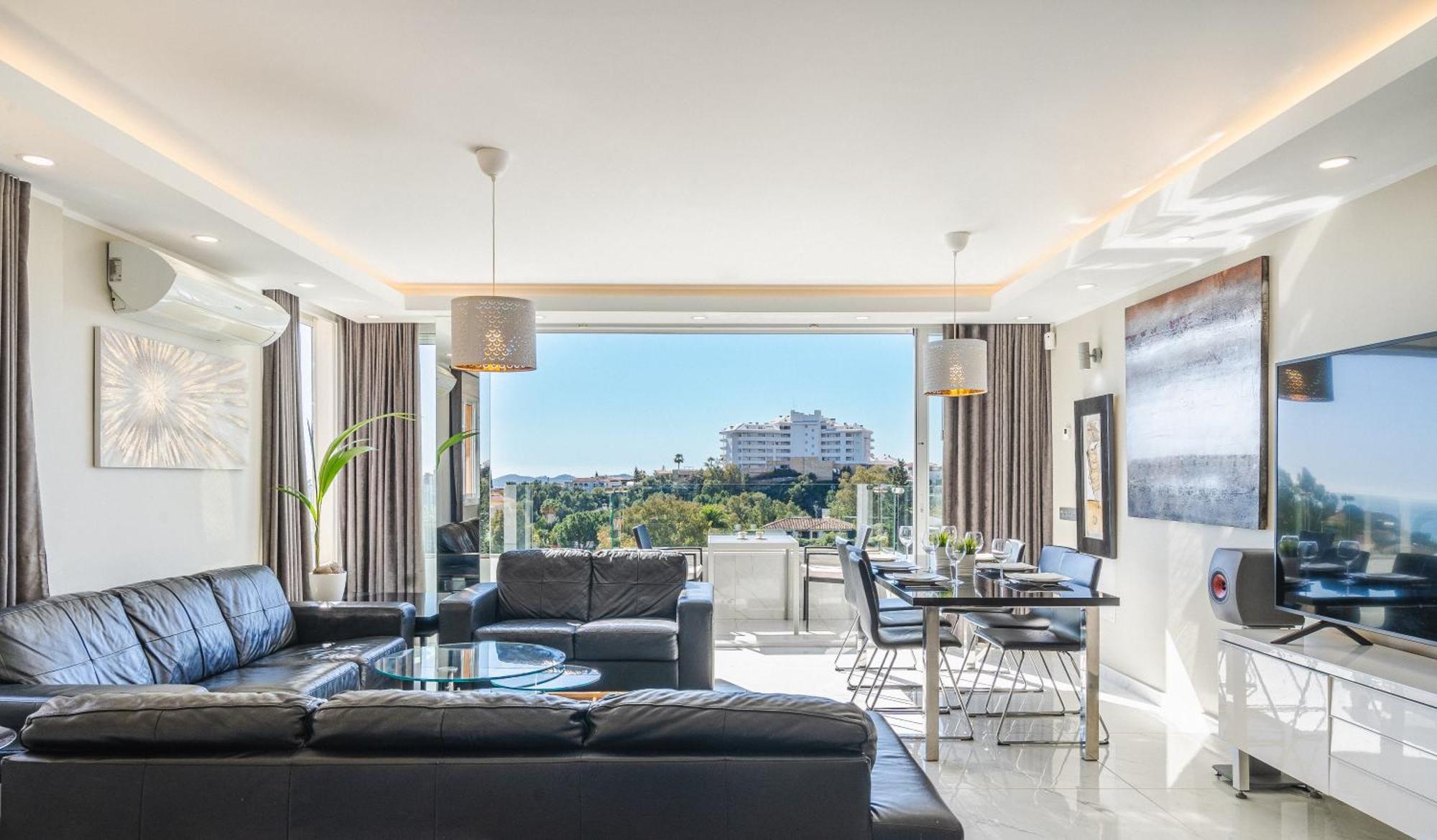 Private Luxurious Hillside Villa With Pool & Sea Views For 8 To 10 Ppl Фуэнхирола Экстерьер фото